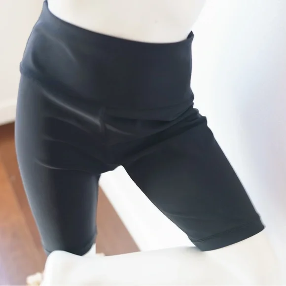 WARDROBE.NYC Biker Short, Black, Size Medium - Picture 6 of 15